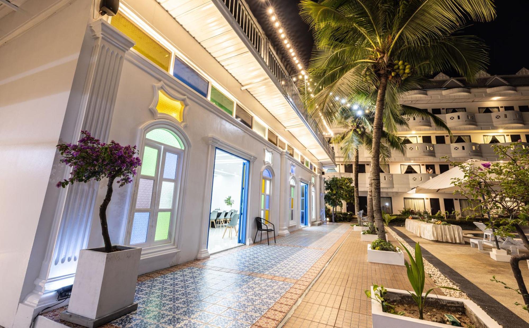 Blue Carina Inn Hotel - SHA Plus Phuket Exterior foto