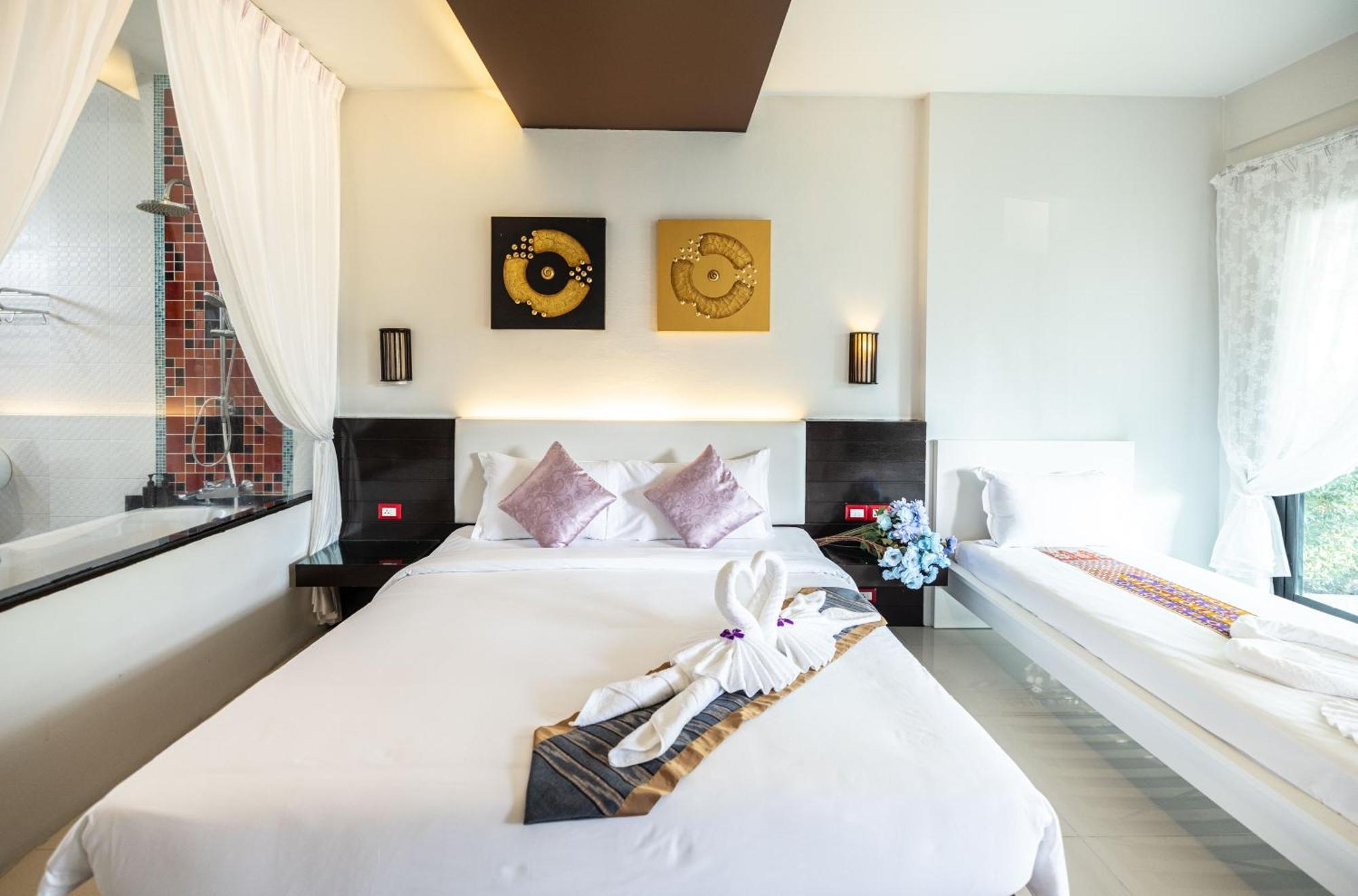 Blue Carina Inn Hotel - SHA Plus Phuket Exterior foto