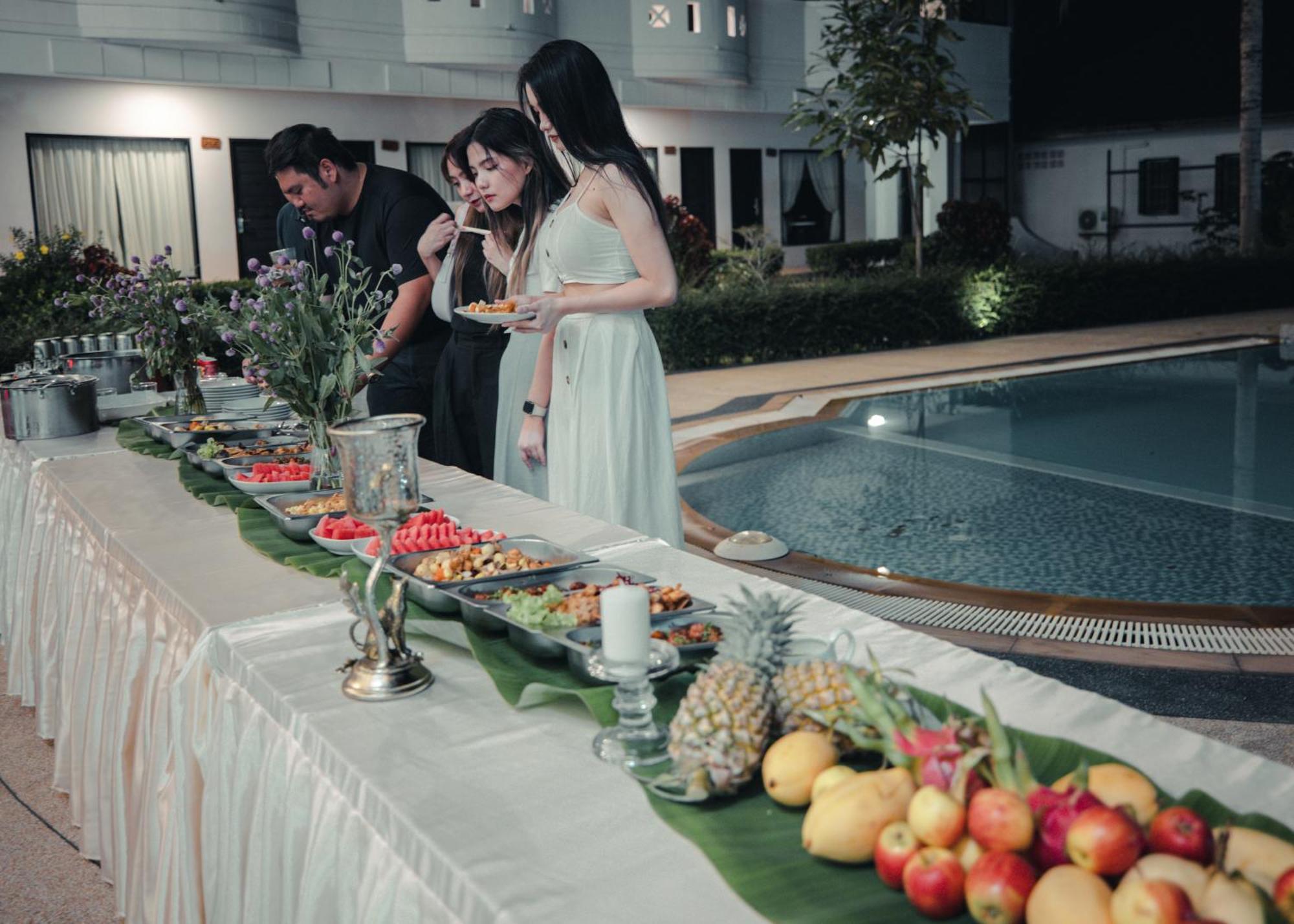 Blue Carina Inn Hotel - SHA Plus Phuket Exterior foto