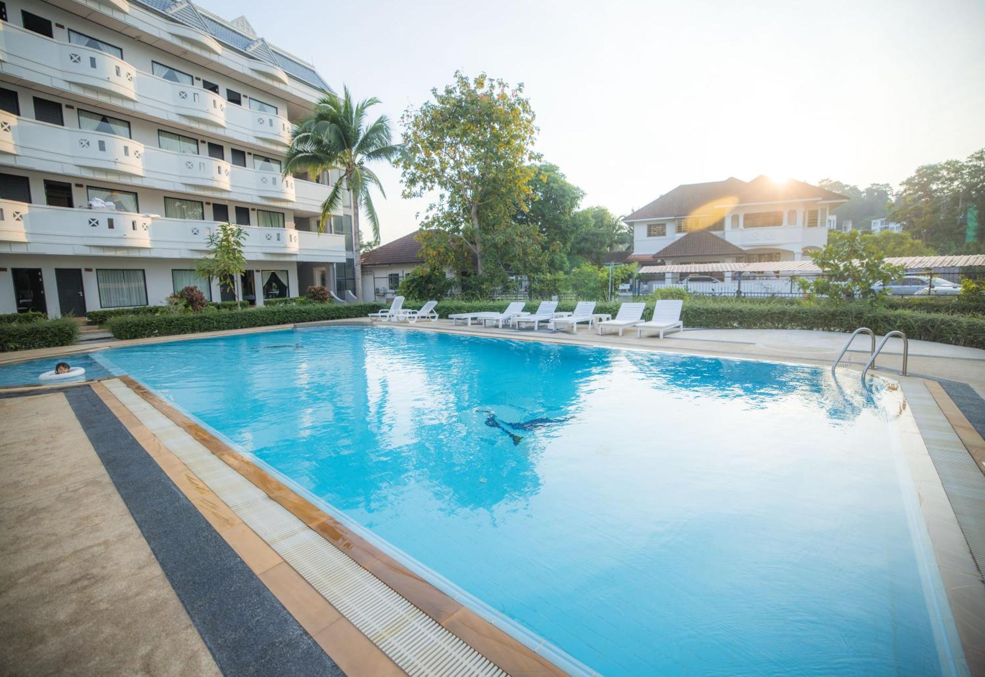 Blue Carina Inn Hotel - SHA Plus Phuket Exterior foto