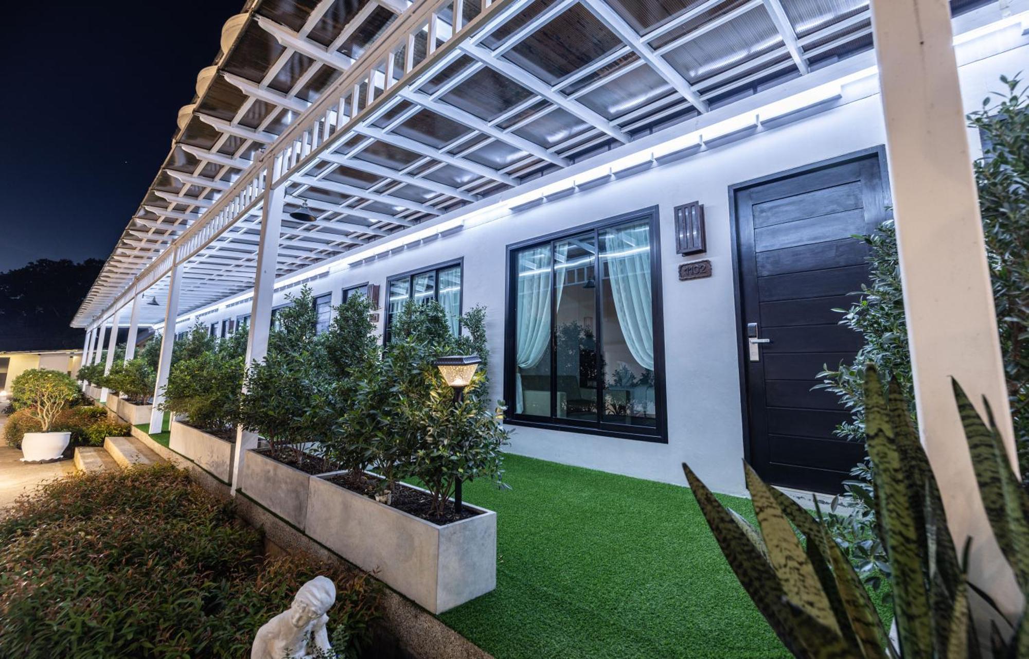 Blue Carina Inn Hotel - SHA Plus Phuket Exterior foto