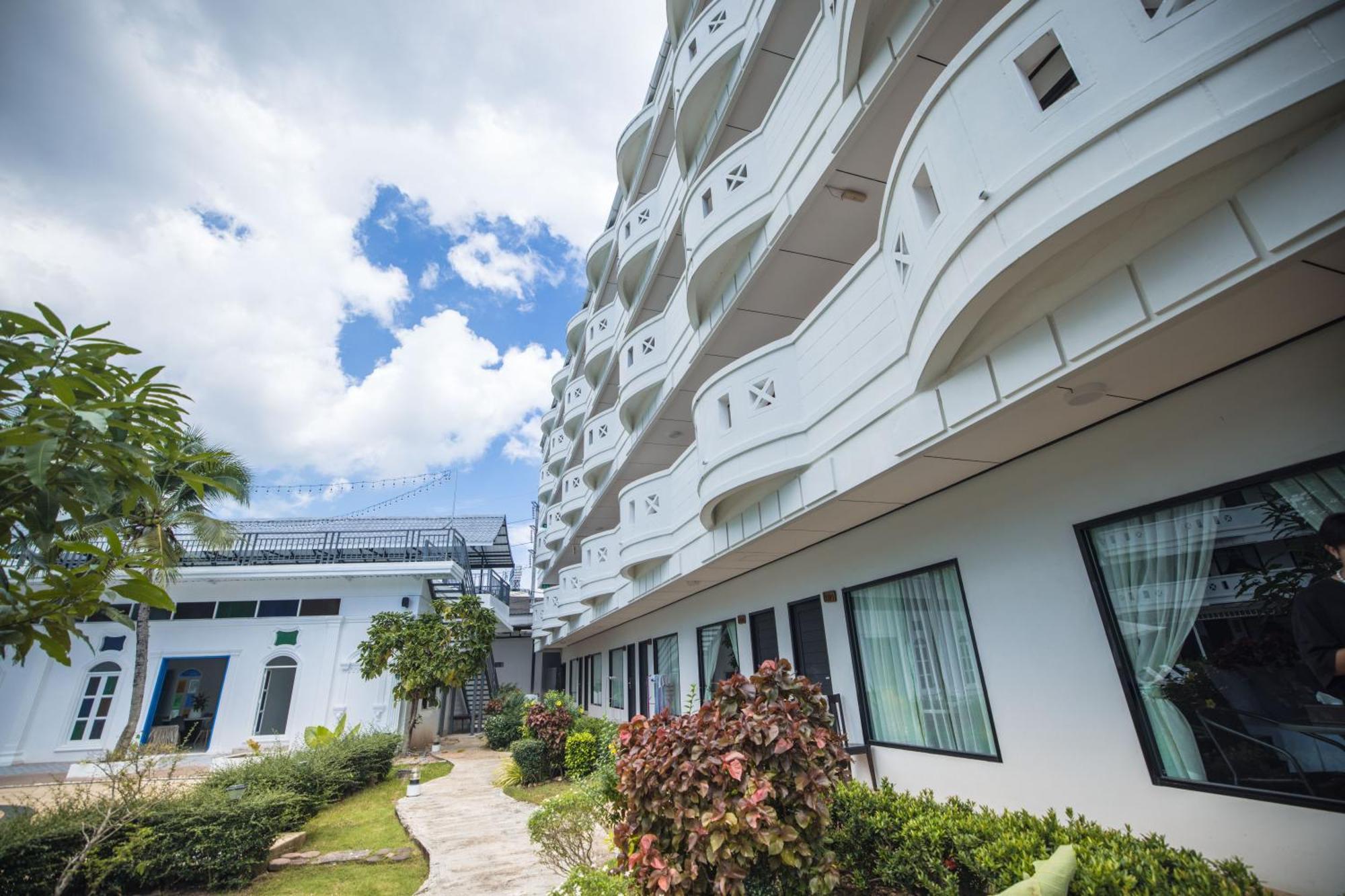 Blue Carina Inn Hotel - SHA Plus Phuket Exterior foto