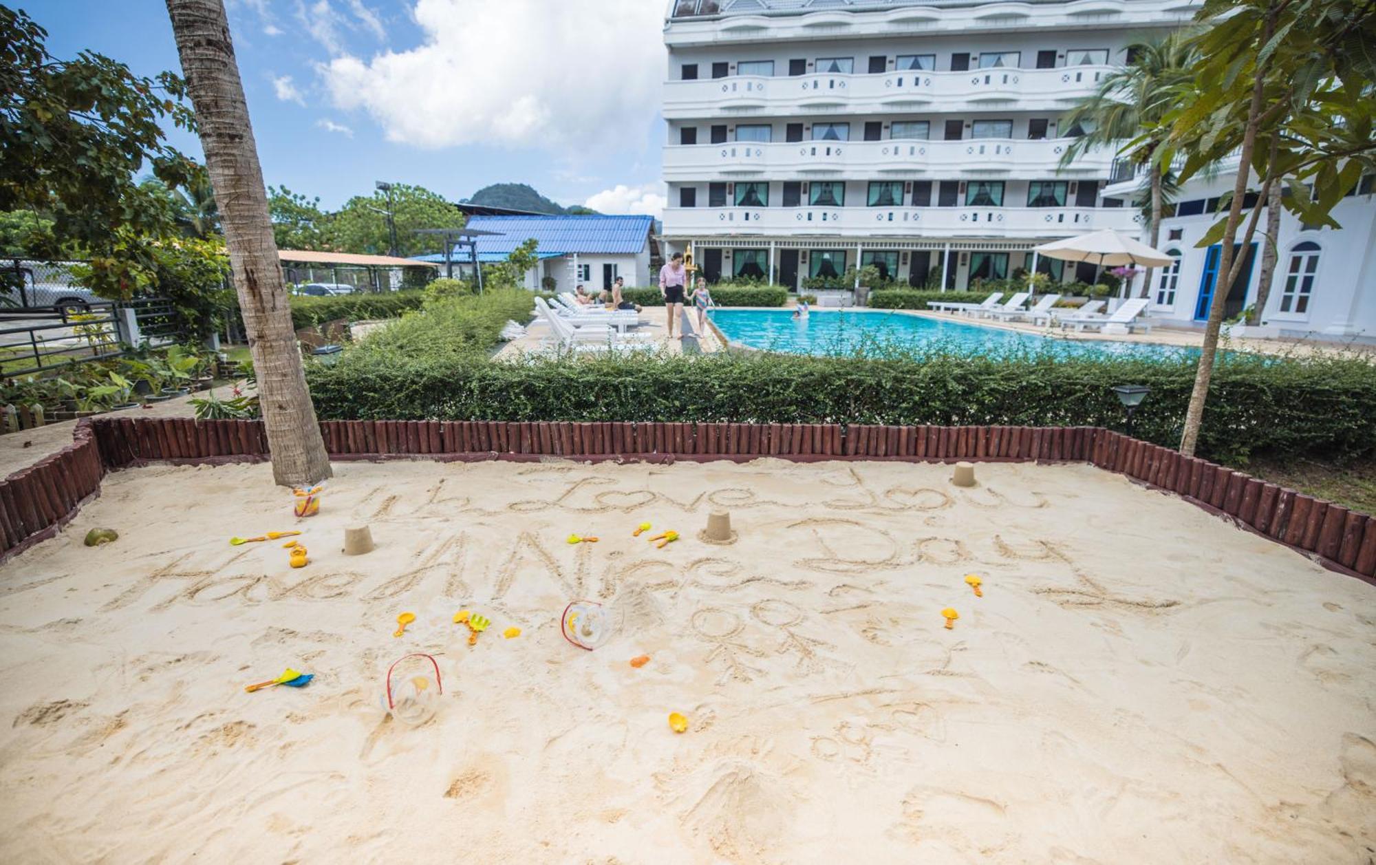 Blue Carina Inn Hotel - SHA Plus Phuket Exterior foto