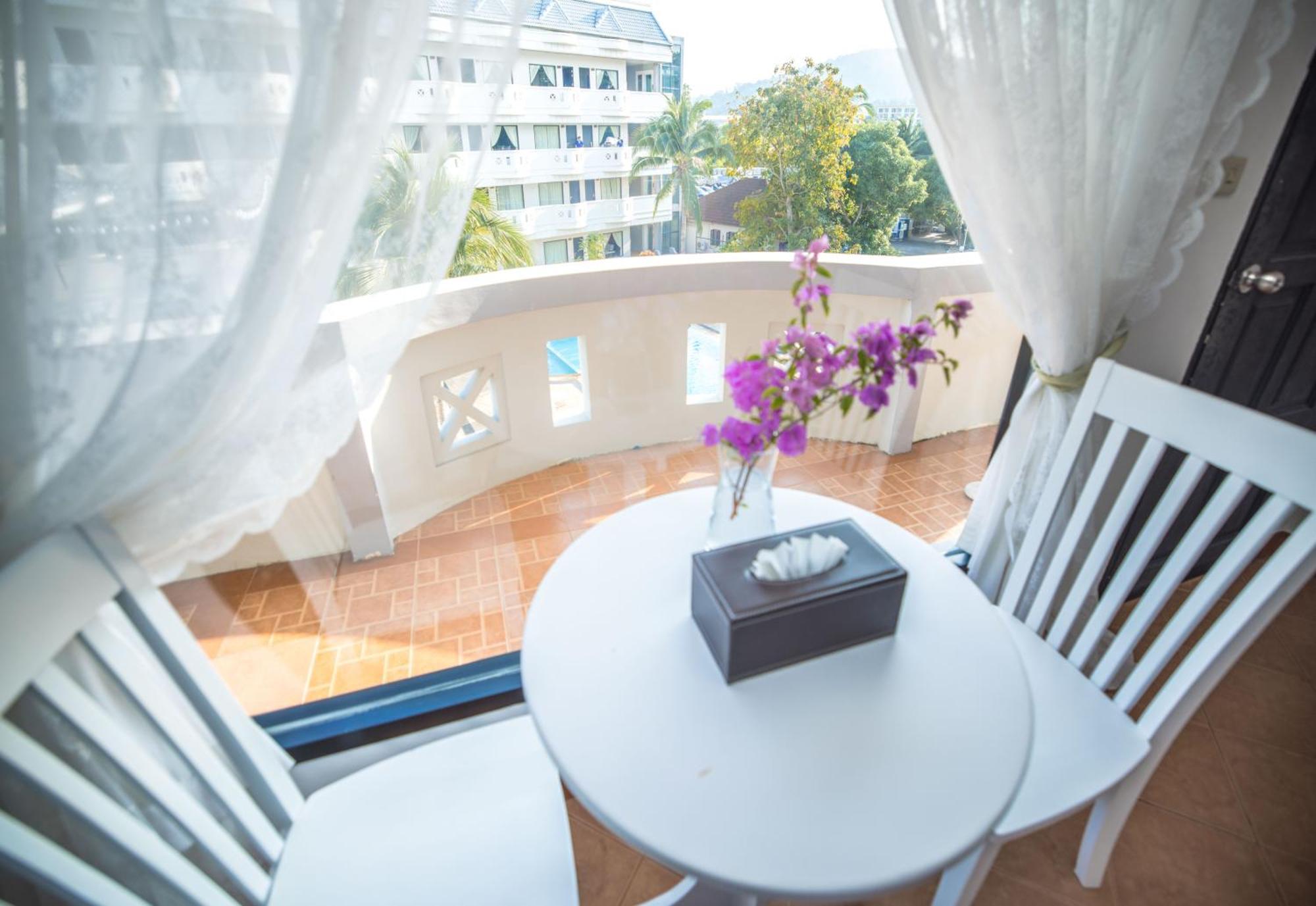 Blue Carina Inn Hotel - SHA Plus Phuket Exterior foto