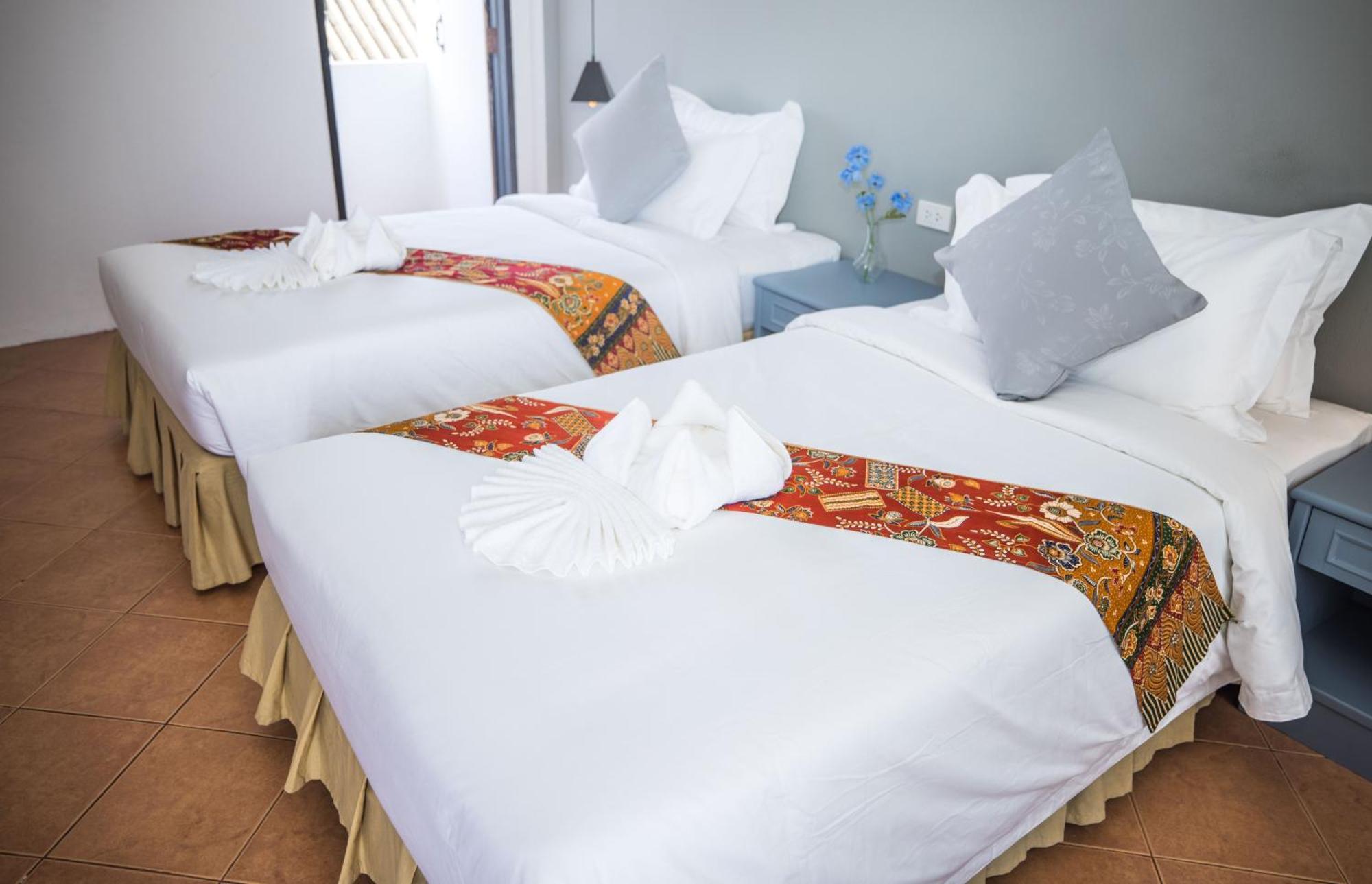 Blue Carina Inn Hotel - SHA Plus Phuket Exterior foto