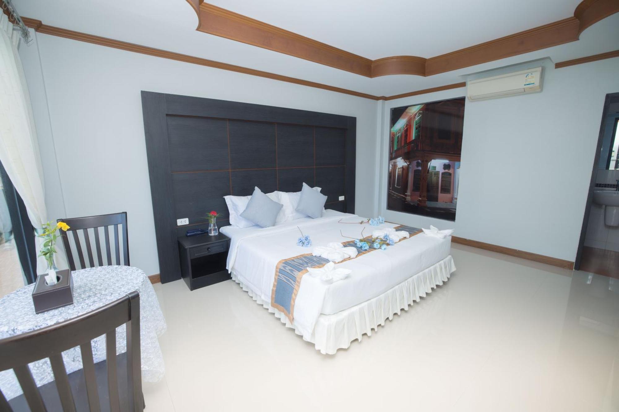 Blue Carina Inn Hotel - SHA Plus Phuket Exterior foto