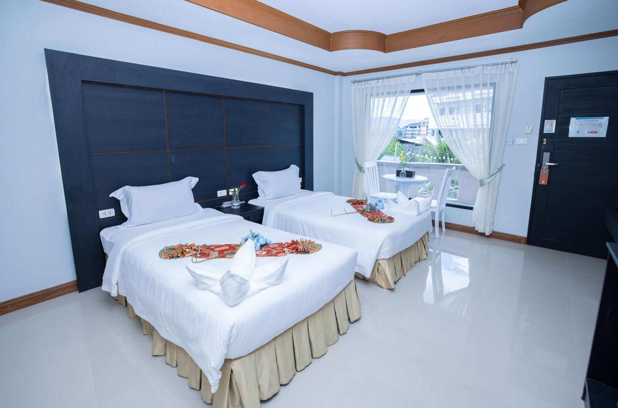 Blue Carina Inn Hotel - SHA Plus Phuket Exterior foto