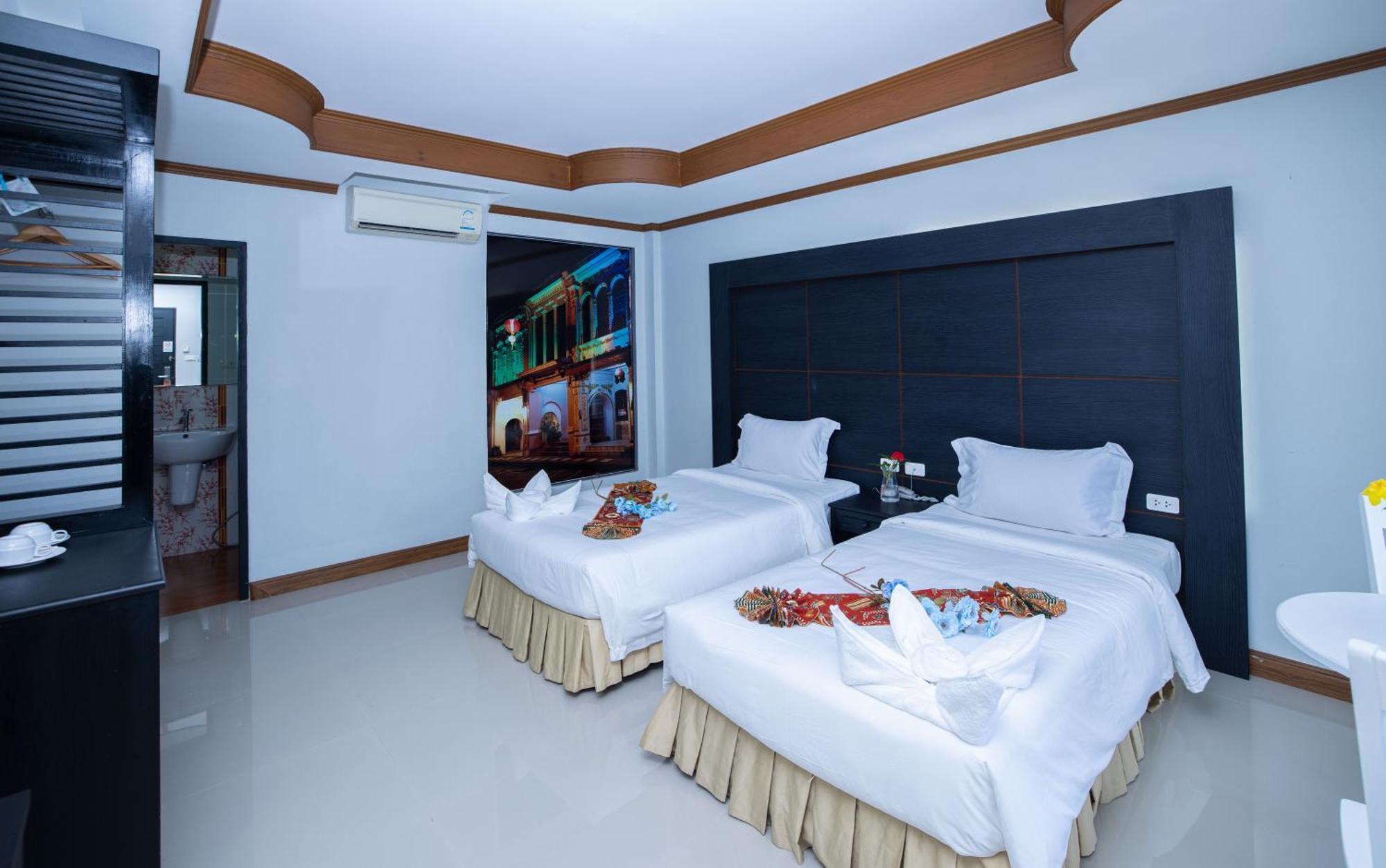 Blue Carina Inn Hotel - SHA Plus Phuket Exterior foto
